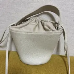 美品　AYAKO BAG ショルダーバッグ コートを着ても身軽にお出かけできる。小さいのに収納力抜群「AYAKO