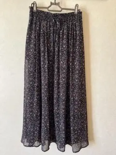 しまむら　小花柄　シフォンロングスカート　Mサイズ