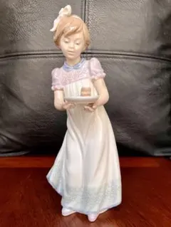 LLADRO リヤドロ 少女 フィギュリン 置物のサムネイル