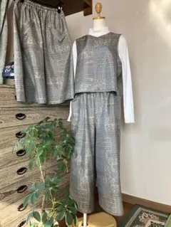 着物リメイク大島紬（絹）ゆったり３点セット　ベスト、スカート、パンツ