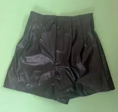 SHEIN ブラック ハイウエスト フェイクレザー ショートパンツ