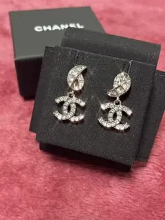 【希少品・1度のみ使用】CHANEL シャネル ロゴピアス 両耳用