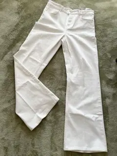 ☆ZARA ホワイト フレアパンツ