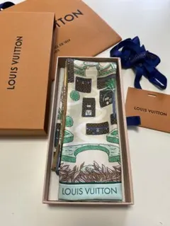 GUCCI GGパターンスカーフ (バンドー)箱付き GUCCI GGパターンスカーフ (バンドー)箱付き - メルカリ