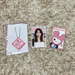 TWICE　モモ　くじ　クリアカード　パズルキーホルダー