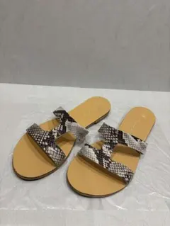 NICOLAS LAINAS パイソン柄 フラットサンダルのサムネイル