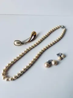 パールネックレスとイヤリング・ブローチセット　ビンテージ