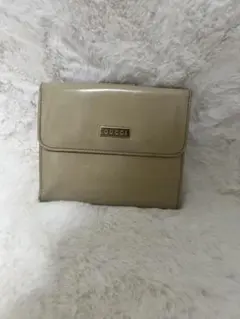 GUCCI グッチ 二つ折り財布 ベージュ エナメル 値下げ交渉有　ユニセックスのサムネイル
