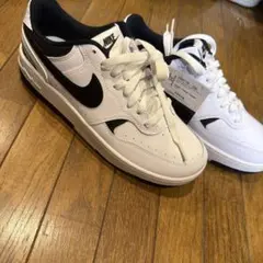 NIKE スニーカー DX9176-100 ホワイト ブラックのサムネイル