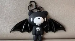 グルーミー キーホルダー ブラック羽付き