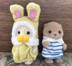 シルバニアファミリー　赤ちゃんカラフルウサギコスチュームとくま