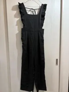 フリル付きブラックオールインワン
