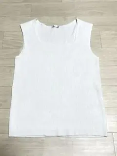 GU ホワイト リブタンクトップ