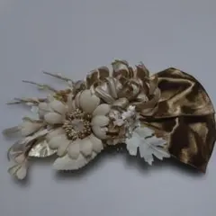 ベージュ系 花とリボンの髪飾り