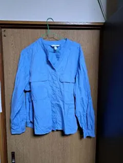 青色 長袖シャツ