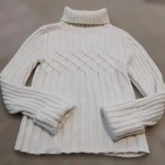 タートルネックセーター　Мサイズ
