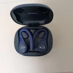 Victor ワイヤレスイヤホン ネイビー 充電ケース付き - メルカリ