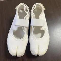 Nike ホワイト スポーツサンダル