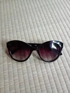 新品　American Eagle Outfitters サングラス ブラックのサムネイル