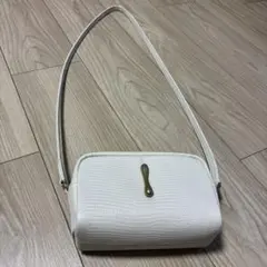 トフアンドロードストーン クロコ型押しショルダーバッグ