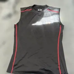Under Armour ブラック ノースリーブ タンクトップ