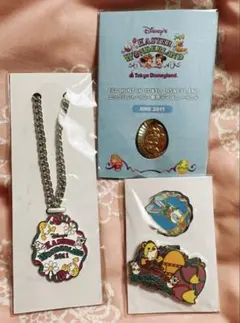 ディズニー イースター ワンダーランド チャーム ピンバッジ  キーホルダー