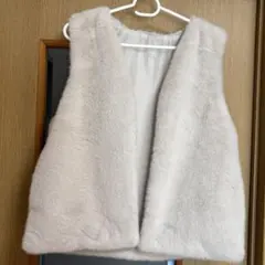 ライトベージュ ファーベスト ノースリーブ