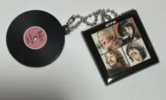 THEビートルズ　ダイキャスト レコードチャーム Let It Be