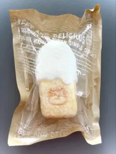 スクイーズ　粉付き　クリーム　パン　ベーカリーのサムネイル