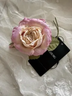 インゲボルグ今期春夏ものピンクの薔薇コサージュ新品箱付きのサムネイル