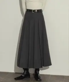 NEUNA クラシックプリーツミディスカートのサムネイル