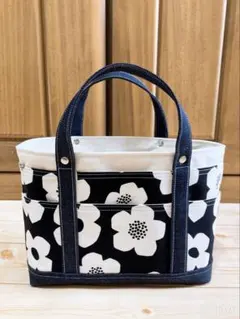 ポケットいっぱい♡ミニトートバッグ風ツールボックス♡北欧風花柄♡ブラック＆生成り