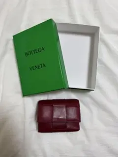 ボッテガヴェネタ　三つ折り財布　赤