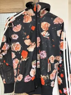 【人気】adidas フラワープリント トラックジャケット