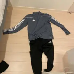 adidas 長袖シャツとパンツセット