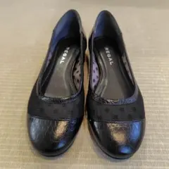 REGAL 黒 パンプス 合成皮革　箱無し