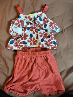 モイモルン　花柄トップスと赤ショートパンツセット 90