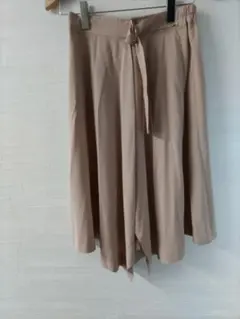 ナイスクラップ　フレアスカート　ひざ丈　リボン付き　ベージュ　ウエストゴム