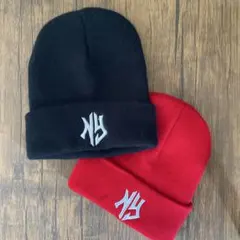 黒と赤のニット帽2個セット