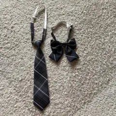 チェック柄ネクタイとリボンのセット