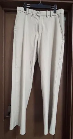 DOCKERS チノパン W33/L32 ベージュ リラックスタイプのサムネイル