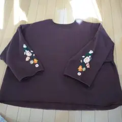 花刺繍が可愛いトレナーのサムネイル