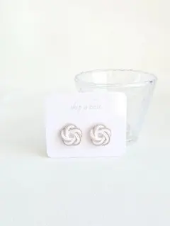 水引フラワーピアス【ベージュ】