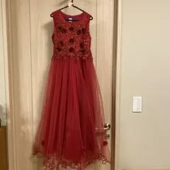 赤い刺繍付きフォーマルドレス 140