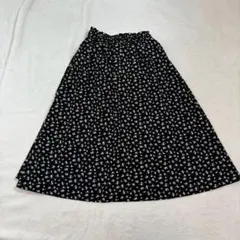 ［LOWRYS FARM］小花柄スカート(F)/フレア 膝丈 モノトーンのサムネイル