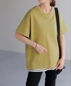 【新品】Vネック 半袖 カットソー イエローグリーン 二の腕カバーTシャツのサムネイル