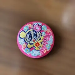 ナルミヤ 刺繍缶バッチ ハナちゃん