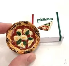 b、ミニチュア ちょっと大きめピザマルゲリータ　BOX入り１個　ハンドメイド