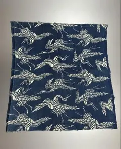 鶴　型染め　木綿　はぎれ　36×37.5センチ