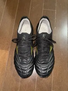MIZUNO サッカースパイク ブラック ゴールド ネオ3β - メルカリ